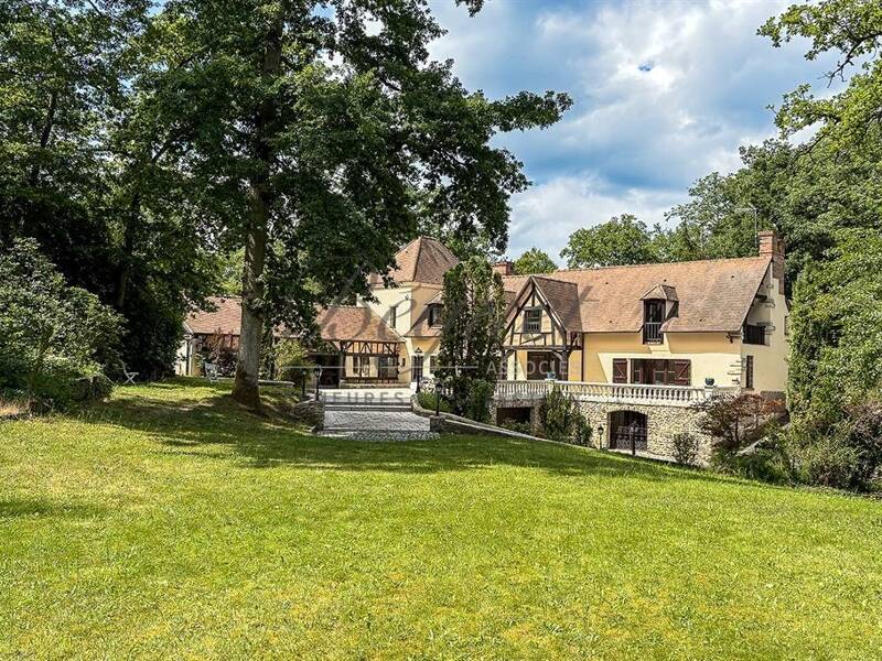 Maison à vendre, 345m², POIGNY LA FORET