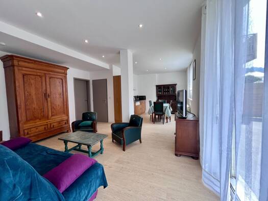 Appartement à vendre 250 000 € 3 pièces 2 chambres 71 m² RDC Argelès-Gazost 65400