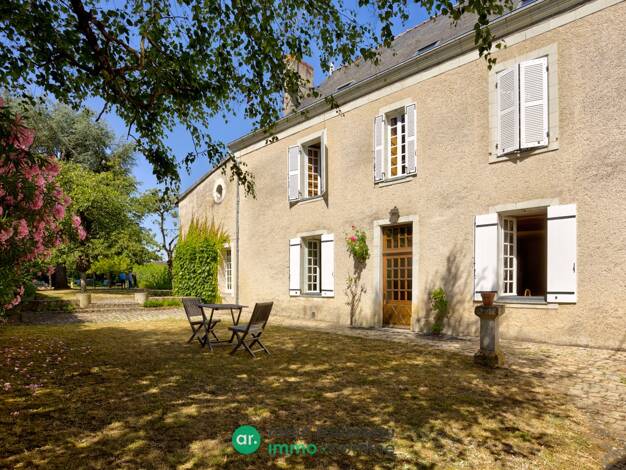 Maison à vendre 546 000 € 10 pièces 6 chambres 321 m² 1 430 m² de terrain Tiercé 49125