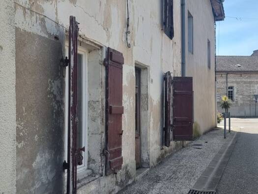 Maison à vendre 112 000 € 5 pièces 4 chambres 300 m² 350 m² de terrain Lafitte-sur-Lot 47320