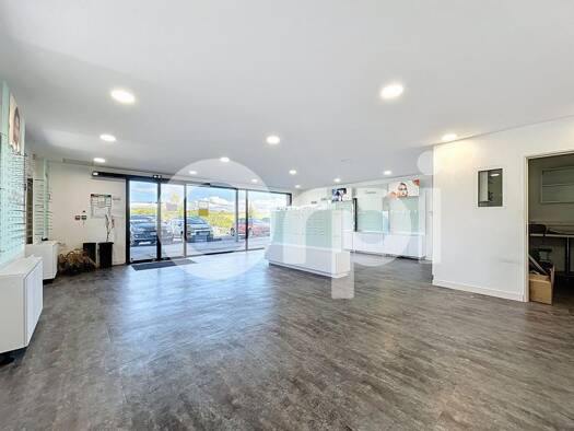 Local commercial à vendre 177 375 € 77 m² de surface de vente Sanilhac 24660