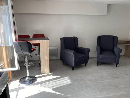 Appartement à louer 560 € 2 pièces 1 chambre 40 m² Le Bourg sous la Roche-Coteau La Roche-sur-Yon 85000