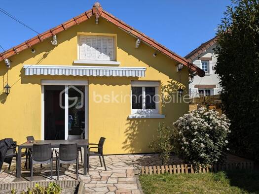 Maison de plain-pied à vendre 929 000 € 6 pièces 3 chambres 125 m² 799 m² de terrain Mairie Sainte-Geneviève-des-Bois 91700