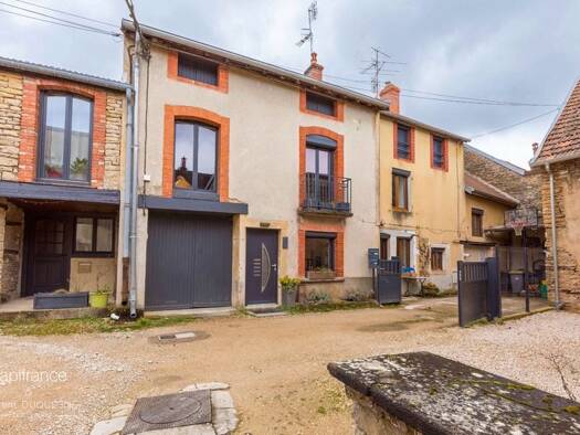 Maison à vendre 208 000 € 7 pièces 4 chambres 170 m² 281 m² de terrain Selongey 21260