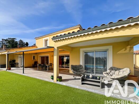 Maison de plain-pied à vendre 475 000 € 5 pièces 3 chambres 164 m² 1 000 m² de terrain Sud Pont-Saint-Esprit 30130