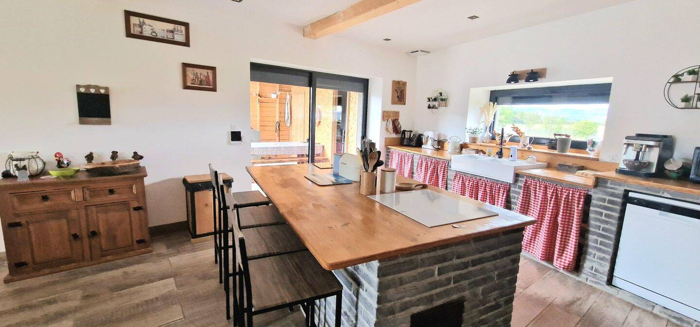 Maison à vendre, 132m², SAINT GEORGES DE RENEINS