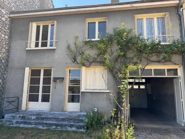 Maison à vendre 199 900 € 5 pièces 4 chambres 106 m² 681 m² de terrain Clos de la Grande Salle Fleury-les-Aubrais 45400