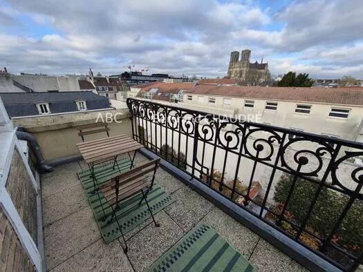 Appartement à vendre 192 500 € 2 pièces 1 chambre 40 m² Étage 3/3 Reims 51100
