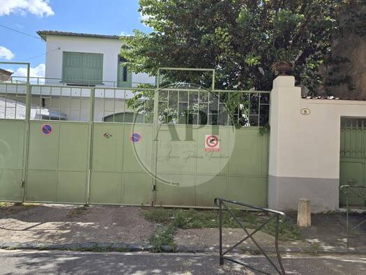 Parking à louer 30 € Centre Ville Pézenas 34120