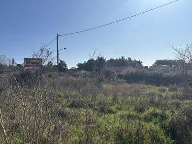 Terrain constructible à vendre 210 000 € 401 m² de terrain Sud Est Ouest Pelissanne 13330