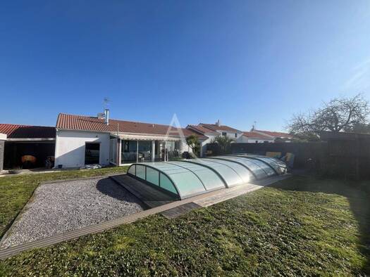 Maison de plain-pied à louer 1 070 € 3 chambres 125 m² Sud de la route de Bouguenais La Montagne 44620