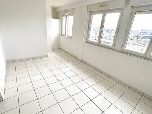 Appartement à vendre 44 500 € 1 pièce 18 m² Étage 3/3 Centre Ville-Charner Saint-Brieuc 22000