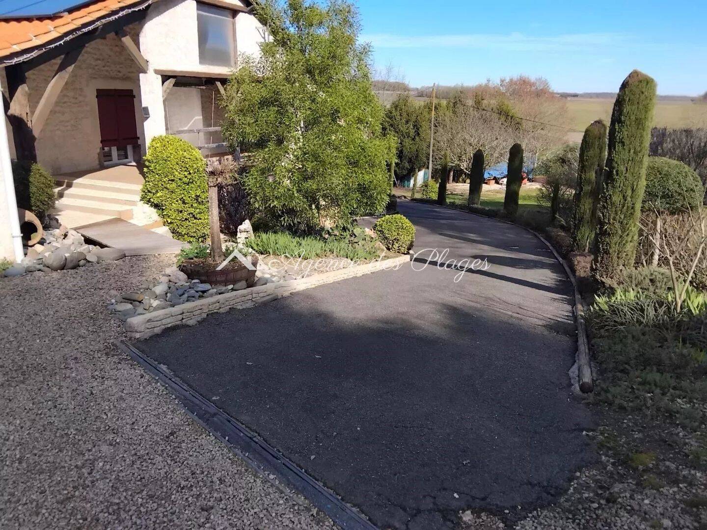 Maison à vendre, 185m², ROULLET SAINT ESTEPHE