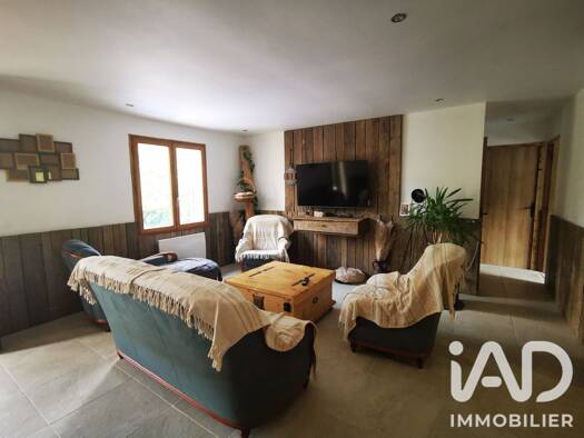Maison de plain-pied à vendre 198 000 € 5 pièces 3 chambres 87,72 m² 2 745 m² de terrain Thorigné-sur-Dué 72160