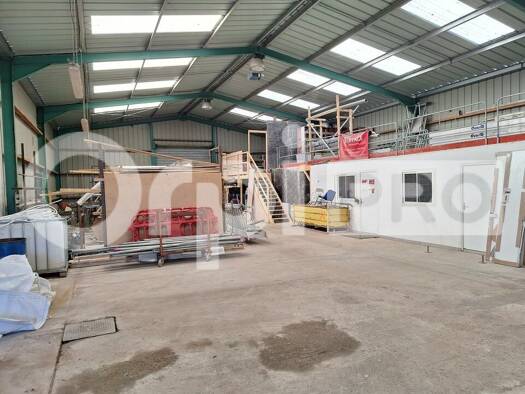 Local d'activités à louer 2 020 € 320 m² d'espace de stockage Compiègne 60200