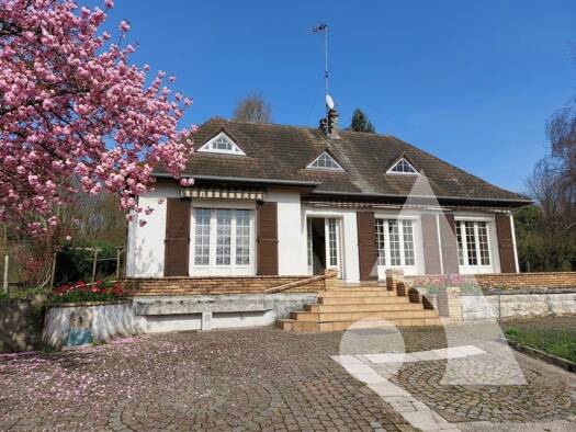 Immeuble à vendre 420 000 € 111 m² Betz 60620