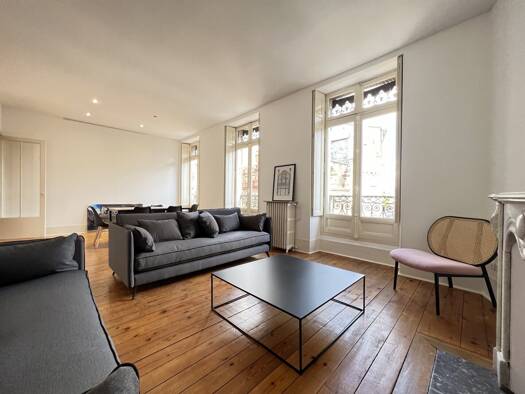 Appartement à louer 1 980 € 4 pièces 3 chambres 126 m² Étage 3/4 Toulouse 31000