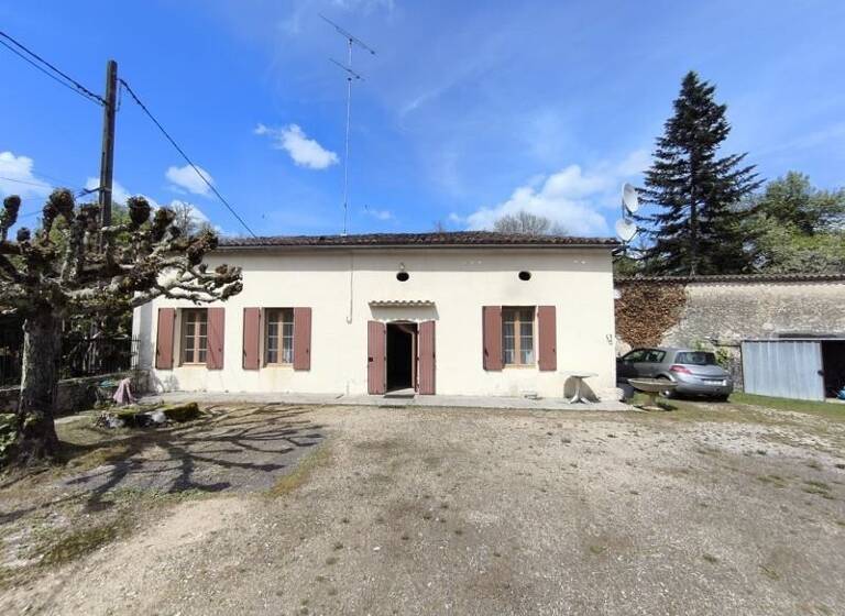 Maison à vendre 124 890 € 3 pièces 2<br/>chambres 96 m²<br/>superficie 1 548 m²<br/>terrain Montguyon 17270