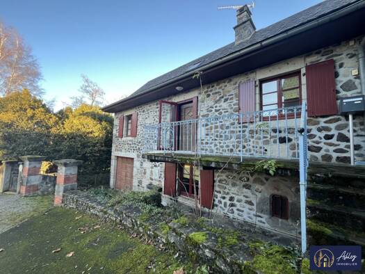 Maison à vendre 67 600 € 4 pièces 3 chambres 96 m² 172 m² de terrain Saignes 15240