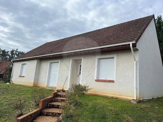 Maison de plain-pied à vendre 165 000 € 5 pièces 3 chambres 110 m² 1 500 m² de terrain Savigny-en-Sancerre 18240