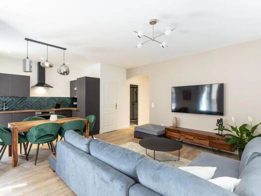 Appartement à louer 2 450 € 5 pièces 4 chambres 93 m² 2ème étage Préfecture Marseille 6ème arrondissement 13006