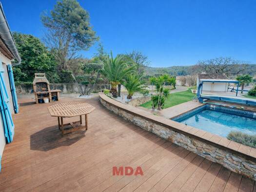 Villa à vendre 850 000 € 7 pièces 5 chambres 195 m² 1 178 m² de terrain Aubagne 13400