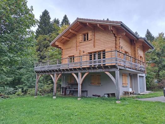 Maison à louer 1 750 € 5 pièces 109,2 m² 466 m² de terrain Lamoura 39310