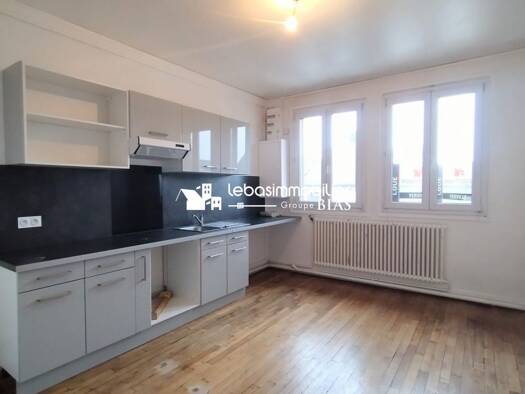 Appartement à louer 660 € 2 pièces 1 chambre 64,1 m² Étage 1/2 Yerville 76760