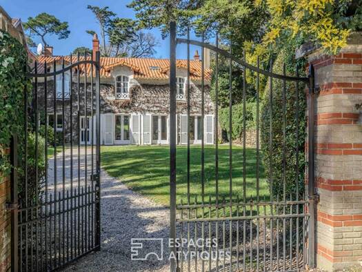 Maison à vendre 1 665 000 € 9 pièces 6 chambres 250 m² 3 500 m² de terrain Centre Pornic 44210