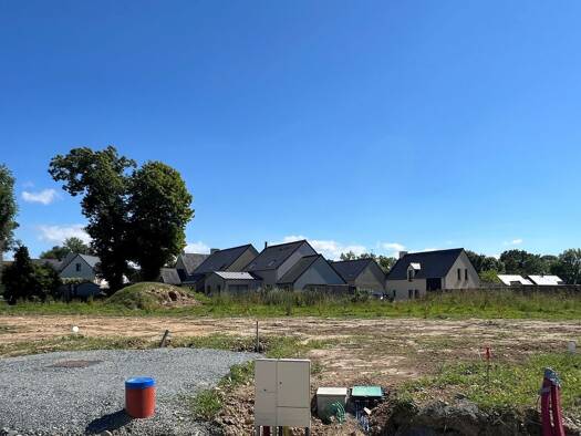 Terrain constructible viabilisé à vendre 145 000 € 351 m² de terrain Le Minihic-sur-Rance 35870