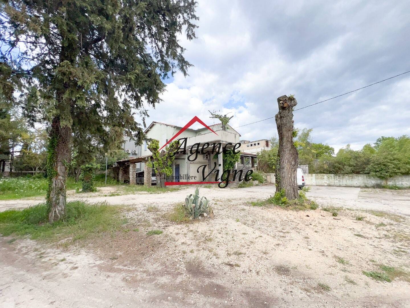 Maison à vendre, 173m², SAINT JEAN DE MARUEJOLS ET AVEJAN