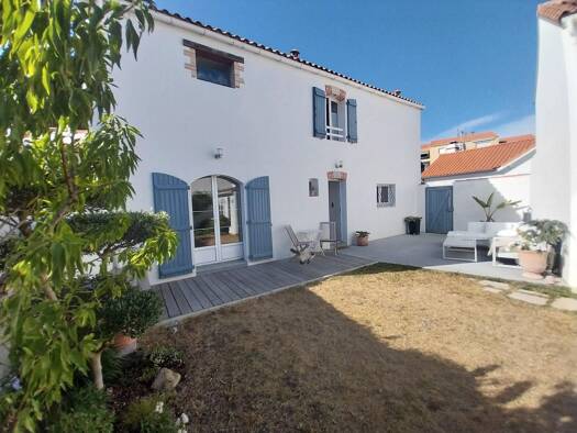 Maison à vendre 296 400 € 4 pièces 2 chambres 83 m² 169 m² de terrain Centre Challans 85300