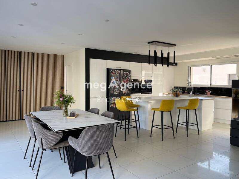 Maison à vendre, 245m², TALMONT SAINT HILAIRE