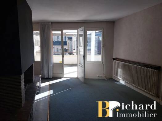 Maison de ville à vendre 149 000 € 10 pièces 4 chambres 183 m² Gare Saint Marcel Laon 02000