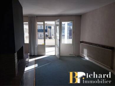 Maison de ville à vendre - de 1.1M € 10 pièces 4 chambres 183 m² Laon 02000