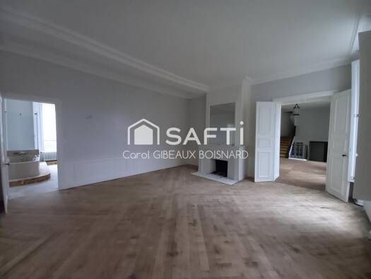 Demeure à vendre 420 000 € 14 pièces 7 chambres 419 m² 407 m² de terrain Centre Ville Châteaudun 28200
