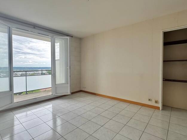 Appartement à vendre 159 000 € 3 pièces 2 chambres 55 m² Étage 8/9 Belleroche Villefranche-sur-Saône 69400