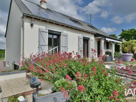 Maison à vendre 279 300 € 5 pièces 4 chambres 136 m² 947 m² de terrain Distré 49400
