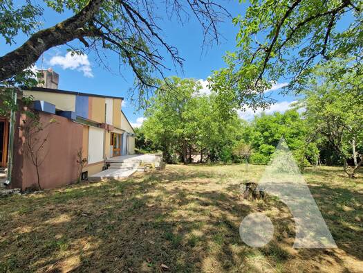 Maison à vendre 285 000 € 6 pièces 3 chambres 137 m² 3 873 m² de terrain Authume 39100