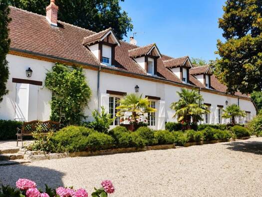 Maison à vendre 455 000 € 10 pièces 6 chambres 350 m² 24 615 m² de terrain Méry-sur-Cher 18100