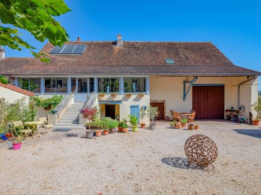Maison à vendre 280 000 € 4 pièces 1 chambre 210 m² 3 104 m² de terrain Sigy-le-Châtel 71250