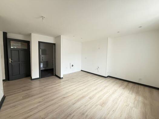 Appartement à vendre 94 800 € 3 pièces 2 chambres 52 m² Étage 2/3 Préfecture Lons-le-Saunier 39000