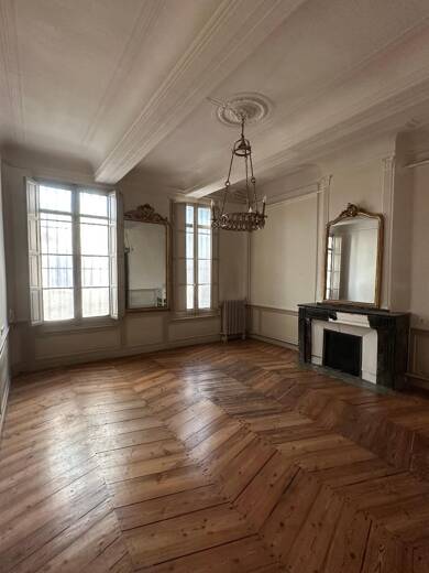 Local commercial à louer 1 600 € 55 m² de surface de vente Comtale-Cente-Cours Mirabeau Aix en Provence 13100