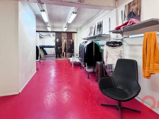 Entrepôt à vendre 170 000 € 85 m² d'espace de stockage La Gare La Courneuve 93120
