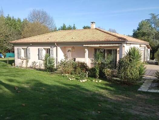 Maison de plain-pied à vendre 298 000 € 6 pièces 3 chambres 160 m² 3 333 m² de terrain Miélan 32170