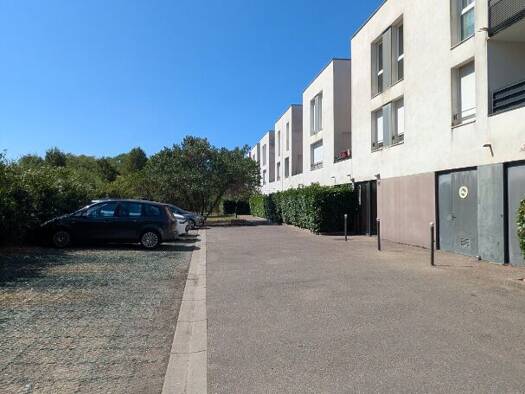 Appartement à vendre 192 000 € 3 pièces 2 chambres 52 m² Étage 2/2 Le-Trillet Meyzieu 69330