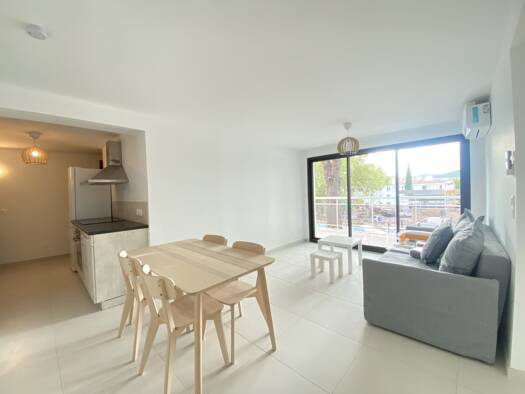 Appartement à louer 1 750 € 4 pièces 3 chambres 79,9 m² Étage 1/5 Aix-en-Provence 13100