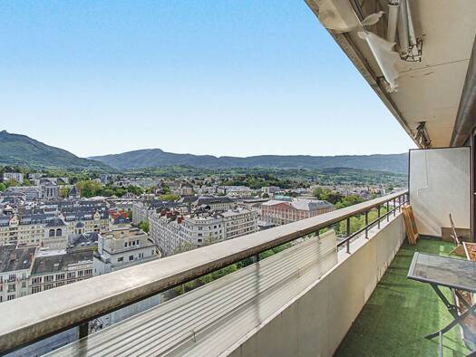 Appartement à vendre 161 000 € 3 pièces 2 chambres 64,81 m² Étage 14/21 Centre Ville Chambéry 73000
