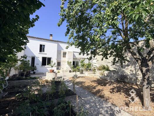 Maison à vendre 373 000 € 4 pièces 3 chambres 142 m² 287 m² de terrain Angliers 17540