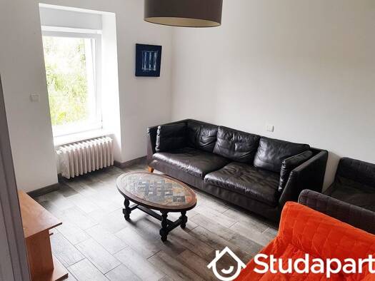 Studio à louer - logement étudiant 320 € 1 pièce 3 chambres 9 m² RDC Le Duc Lesneven 29260
